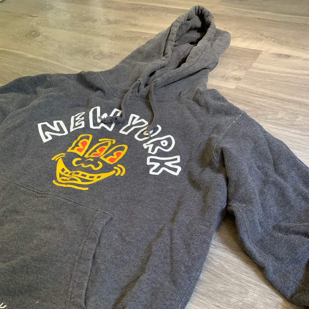 COOL NEW YORK SWEATSHIRT !!